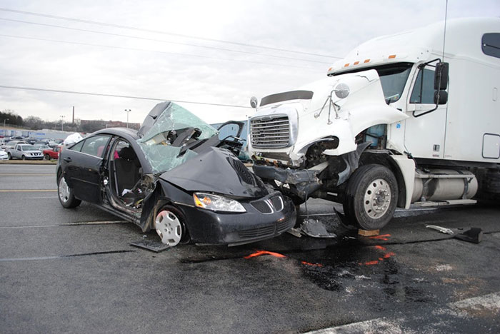 18-wheeler head on collision